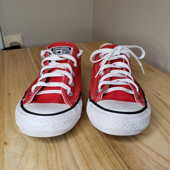 Converse all star chuck Taylor low top shoes. - Picture 2 of 8